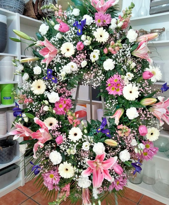 Corona de flores variada